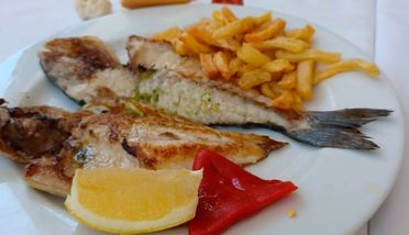 Mesón del Puerto plato con pescado