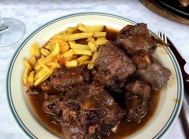 Mesón del Puerto carne con papas fritas 2